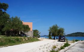 Ina By The Sea Apartment